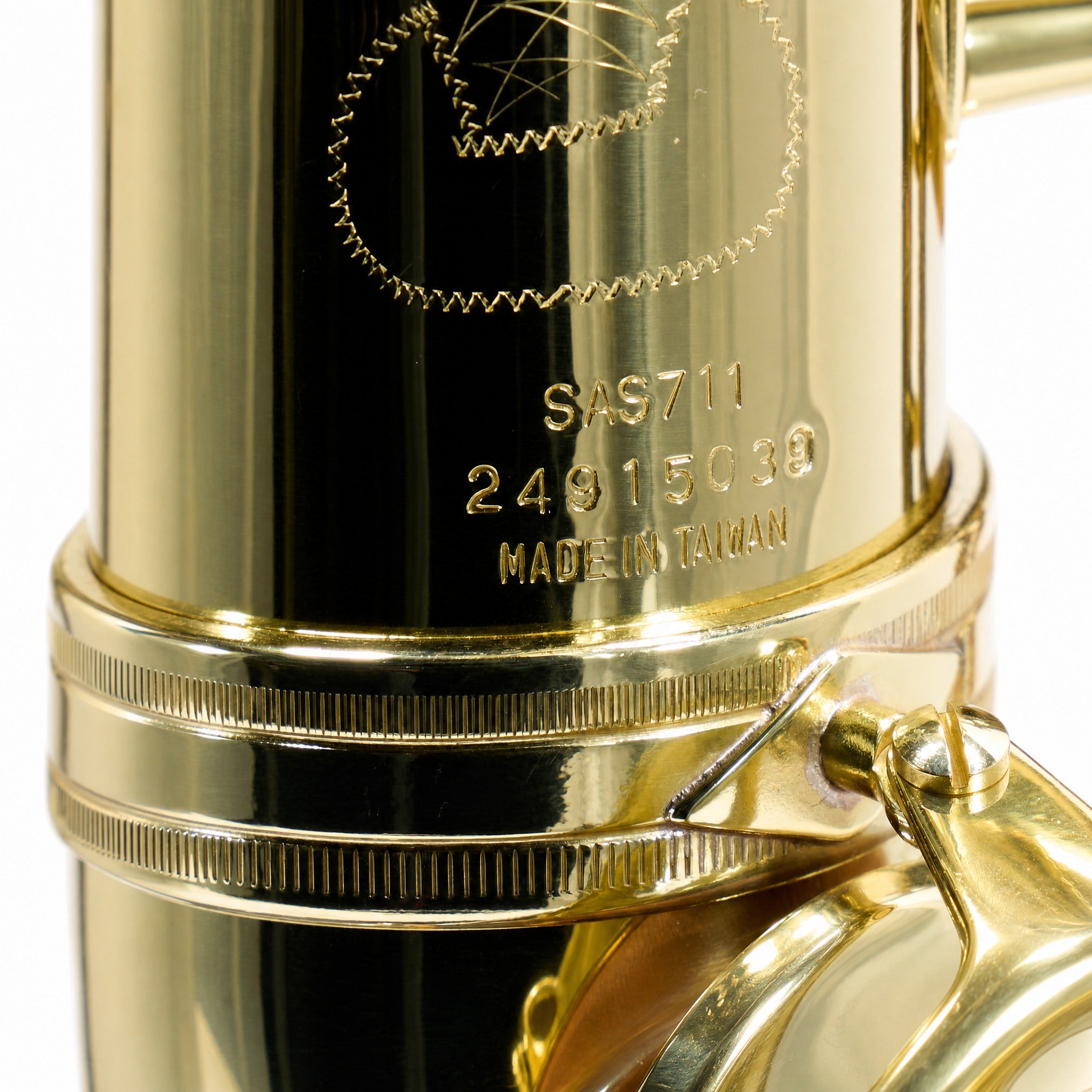 Selmer SAS711 Professional Eb Alto Saxophone in Gold Lacquer