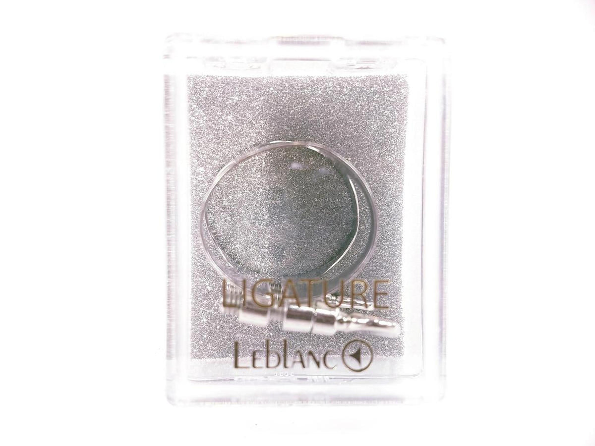 Leblanc Model 2204S Streamlined Alto Saxophone Ligature in Nickel Plate