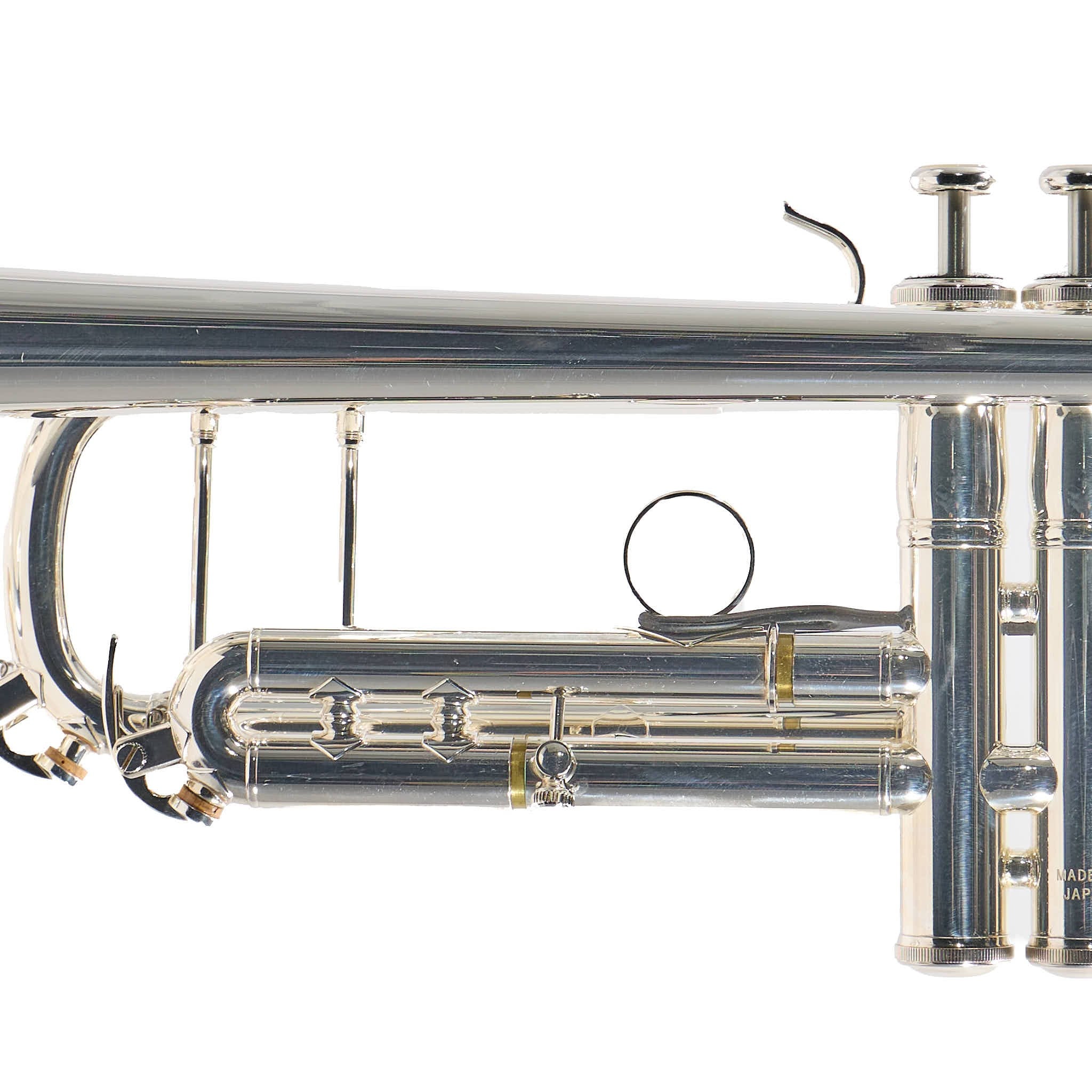Yamaha YTR-8345IIS 'Xeno' Professional Bb Trumpet in Silver Plate