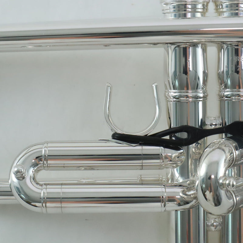 Yamaha Model YTR-8335IIS 'Xeno' Professional Bb Trumpet MINT CONDITION- for sale at BrassAndWinds.com